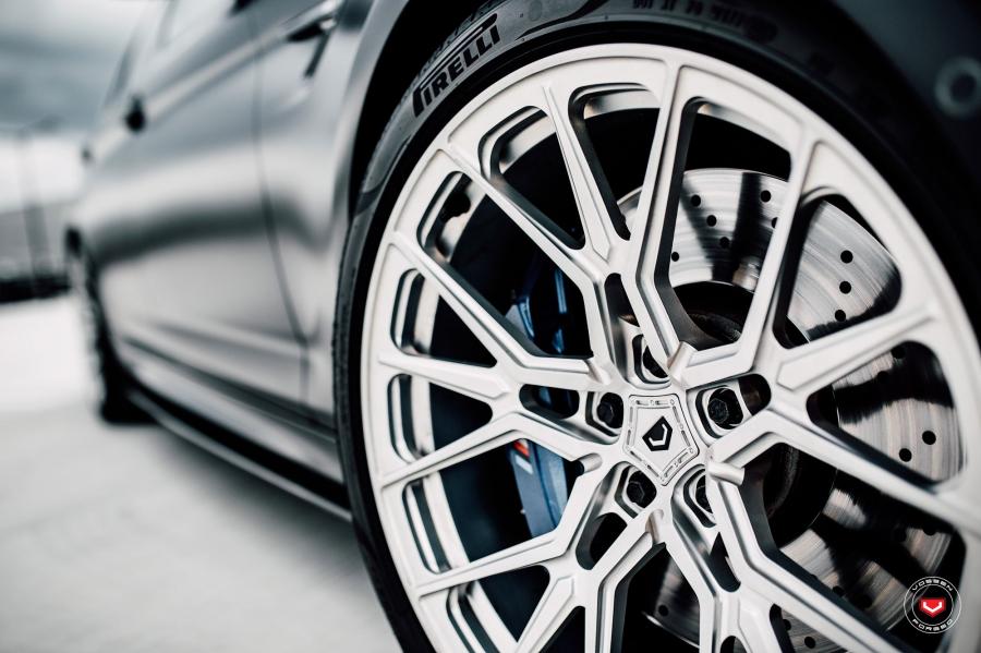 Колеса BMW M5 on Vossen Wheels (M-X3) (F90) 2020 года  (фото 10 из 15)
